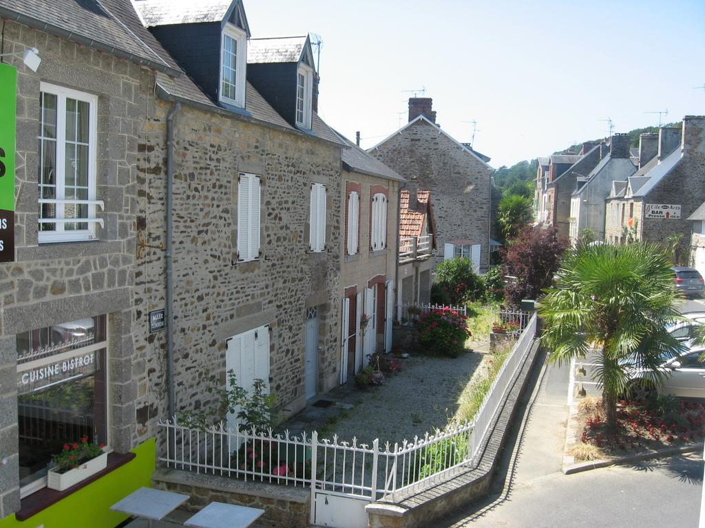 A L'Abri Des Vents Bed & Breakfast Saint Jean le Thomas Ruang foto