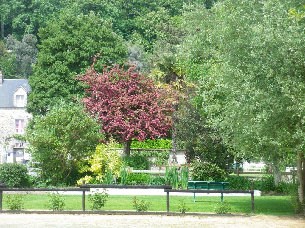 A L'Abri Des Vents Bed & Breakfast Saint Jean le Thomas Bagian luar foto