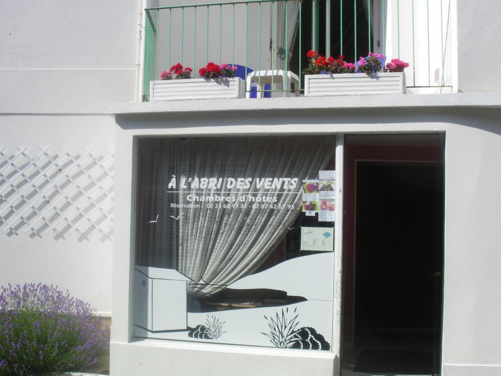 A L'Abri Des Vents Bed & Breakfast Saint Jean le Thomas Bagian luar foto