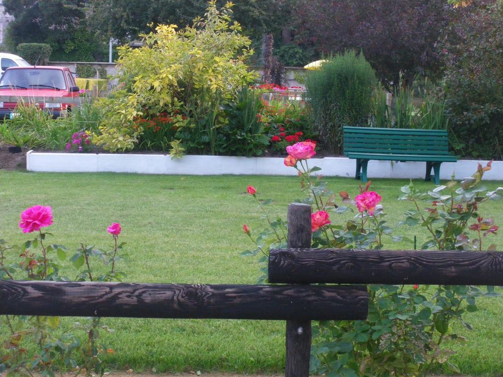 A L'Abri Des Vents Bed & Breakfast Saint Jean le Thomas Bagian luar foto